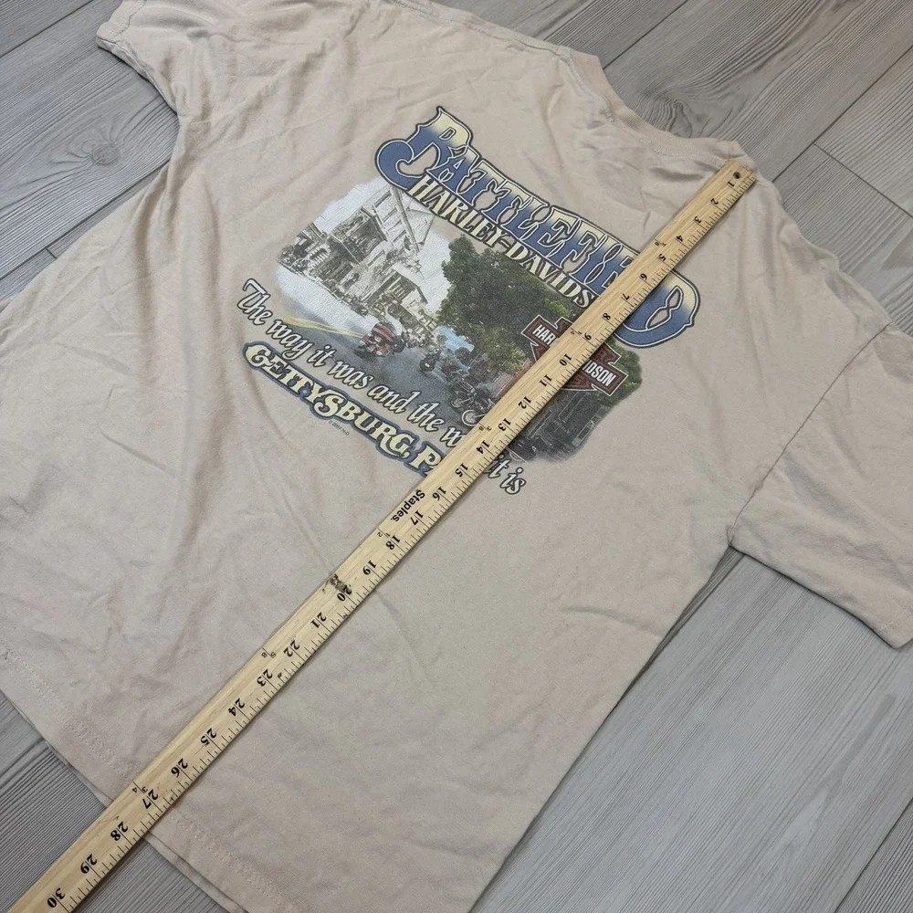 Harley Davidson T Shirt Men's XL Chasing Tail Beige Tan New Castle Delaware‎